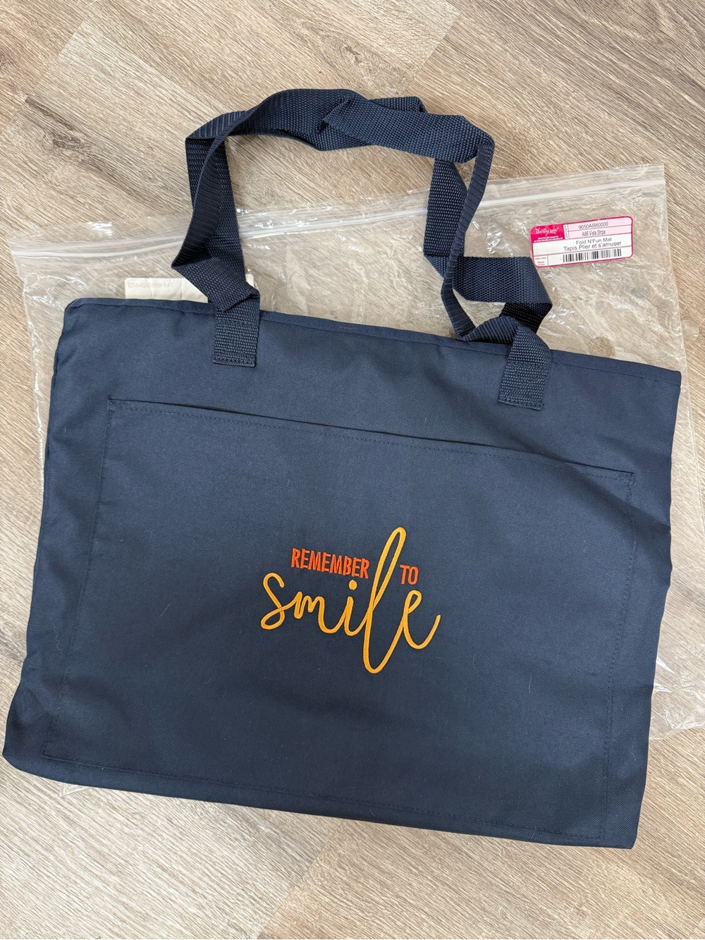 NIP thirty-one Navy Fold N Fun Mat with Gold Script "Remember to Smile"